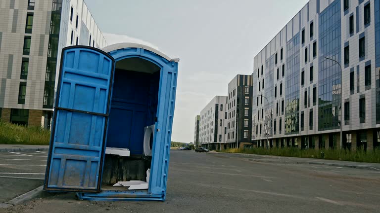 Best Deluxe Portable Toilet Rental  in Lees Summit, MO